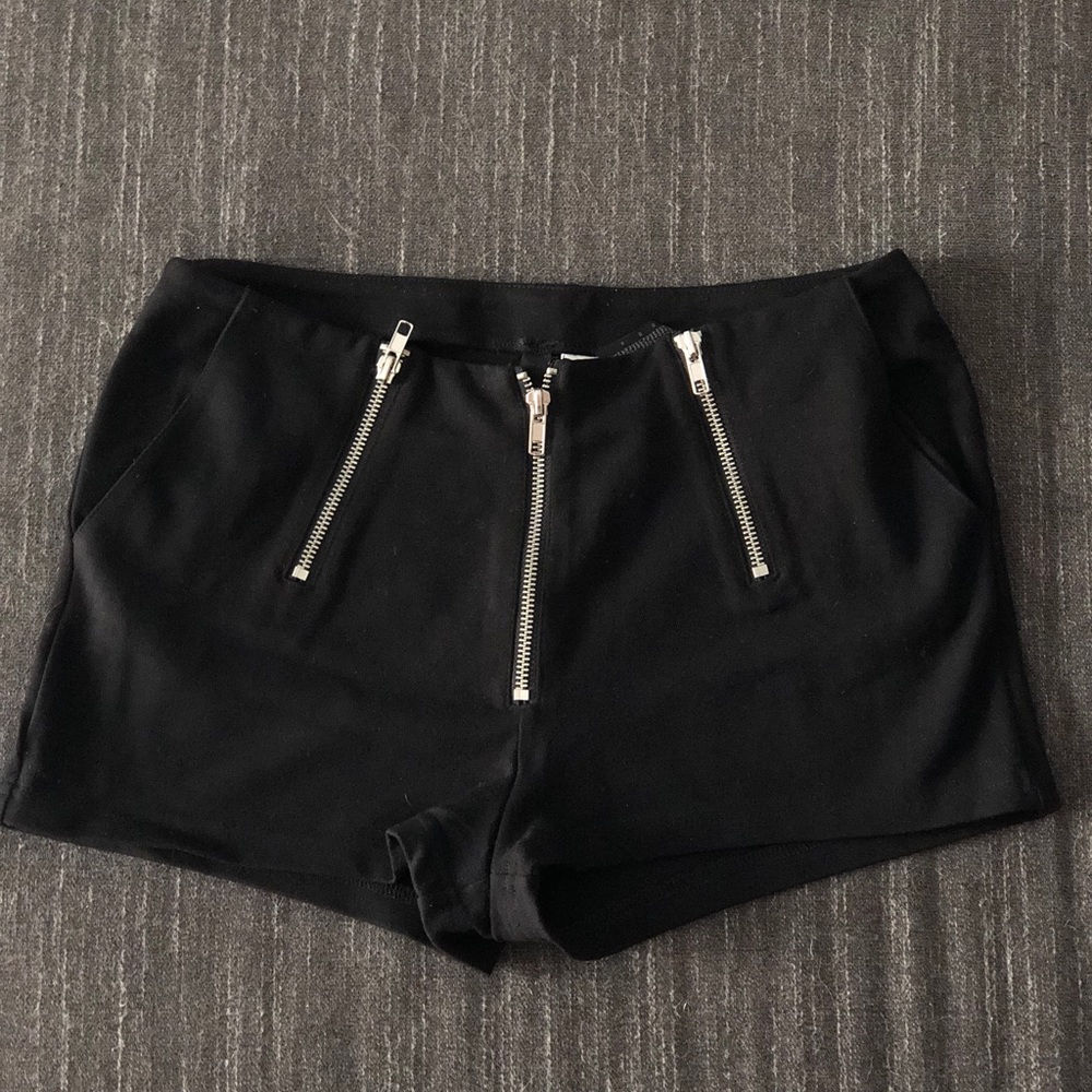 Black zipper short shorts